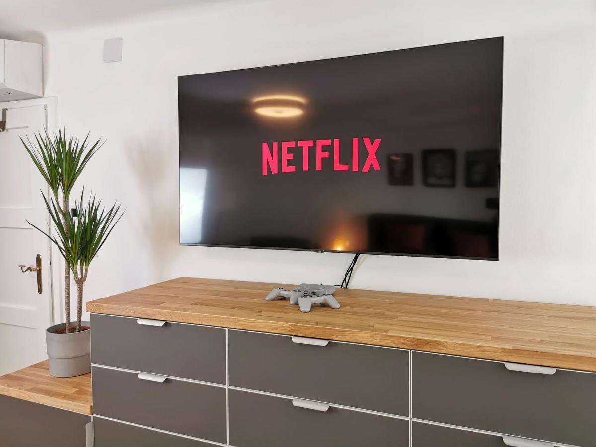 Neues City Center Piano Appartement Mit Netflix Клагенфурте Экстерьер фото