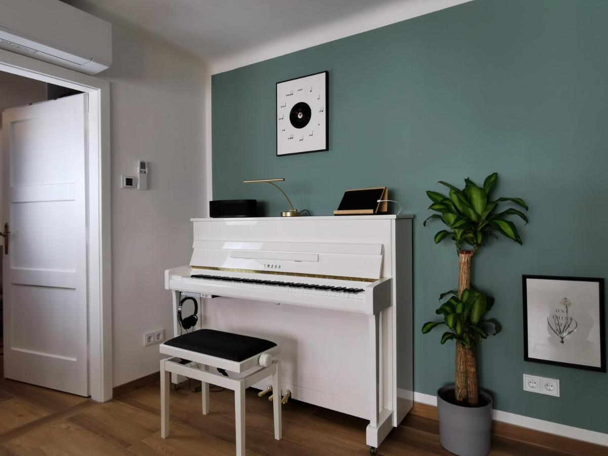 Neues City Center Piano Appartement Mit Netflix Клагенфурте Экстерьер фото